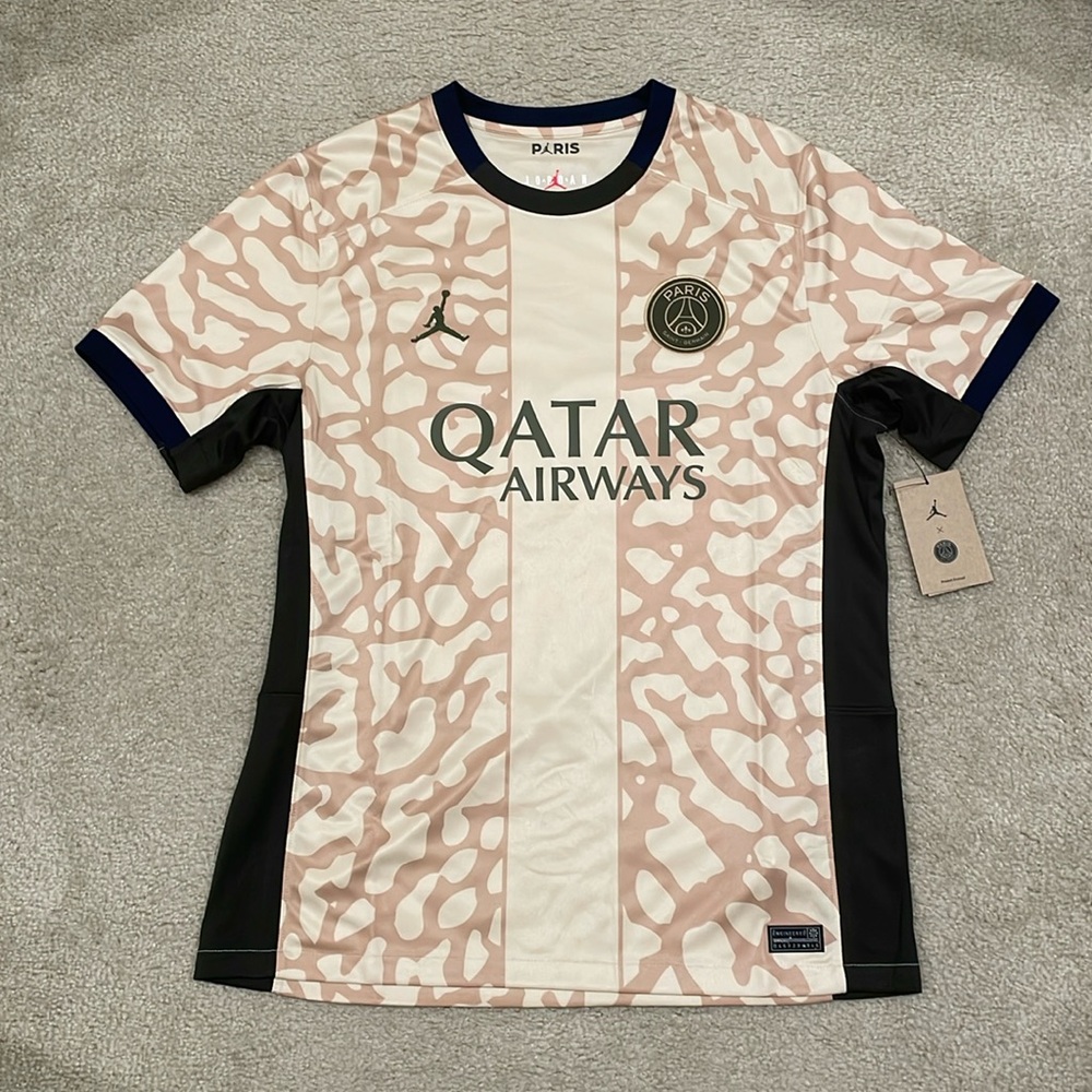 Nike Jordan PSG 23/24 Fourth Jersey men size L NWT